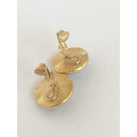 Vintage 1987 Avon Royal Facets Blue Clip On Earrings - Picture 4 of 5